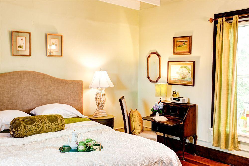 High Meadows Vineyard Inn Scottsville Buitenkant foto